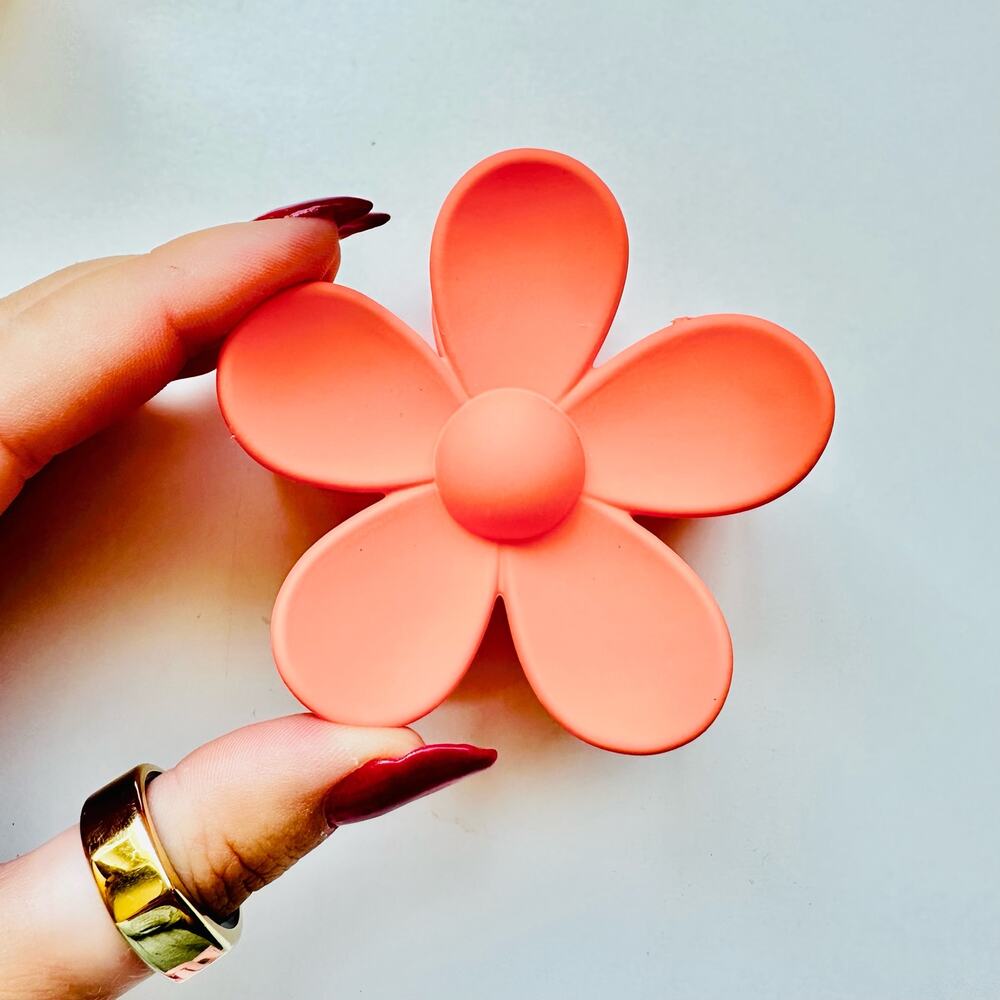 NEW FREE PEOPLE Bright Orange Daisy Flower Claw Clip Hair Retro Oversized Updo